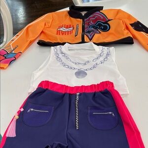 K-POP DEMON HUNTERS RUMI BRAND NEW GIRLS OUTFIT. Size 5-6